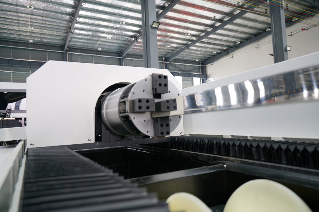 CNC outomatiese laser snyer vervaardiger vierkantige ronde ss ms gi metaal yster vlekvrye staal buis vesel laser pyp snymasjien